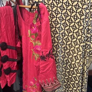 Women’s Pink Embroidered Tunic Top